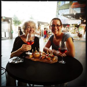 160826 met moeders in de Markthal